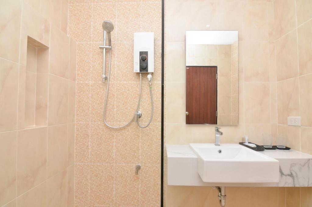 Boondara Boutique Hotel Nakhon Phanom Exteriör bild