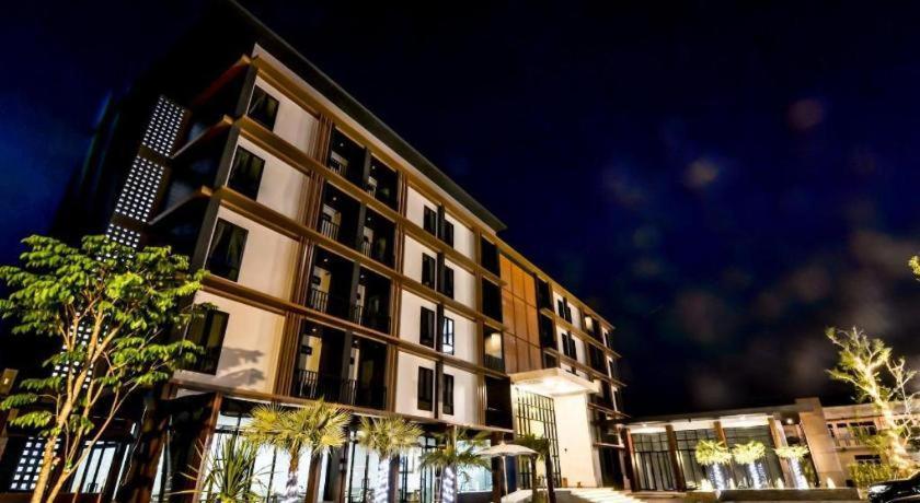 Boondara Boutique Hotel Nakhon Phanom Exteriör bild